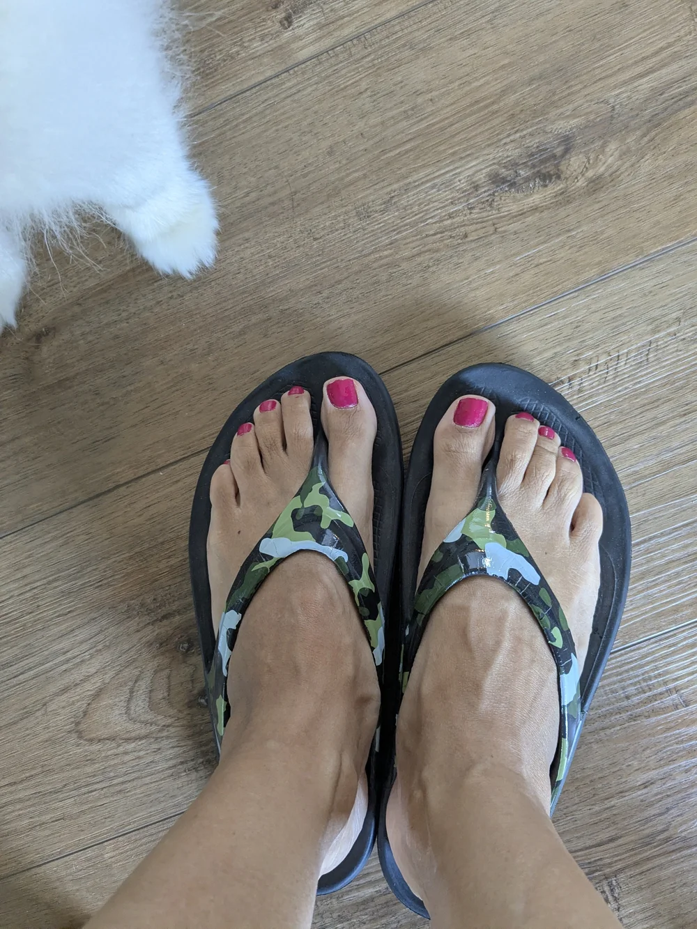 OOFOS Women's Recovery Sandals Green Camouflage Trim
